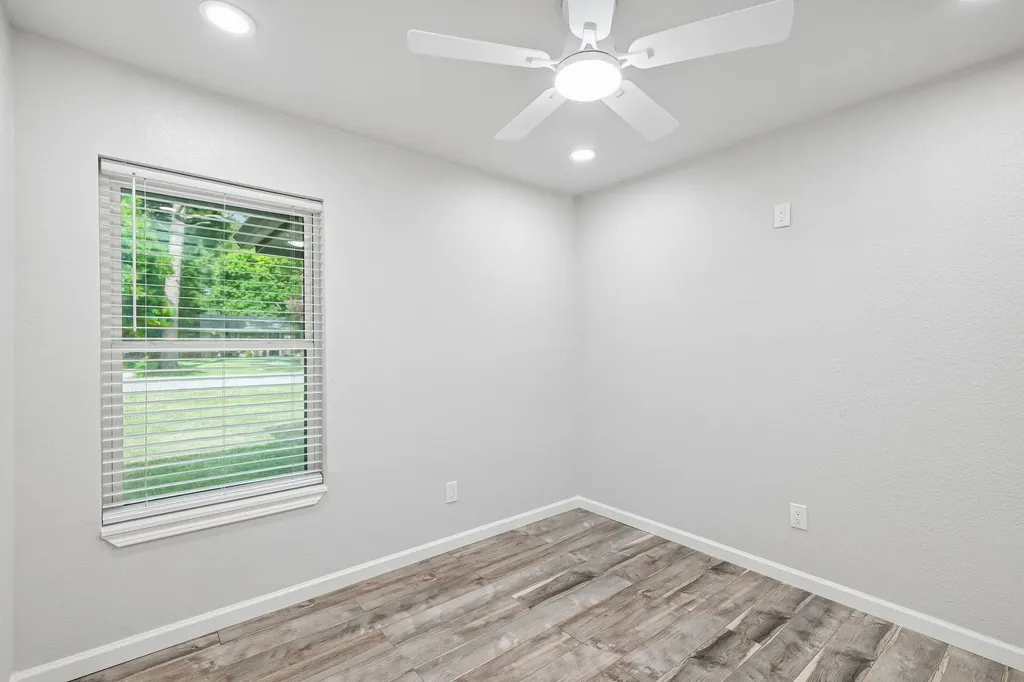 511 Commerce Street Kemp TX 75143