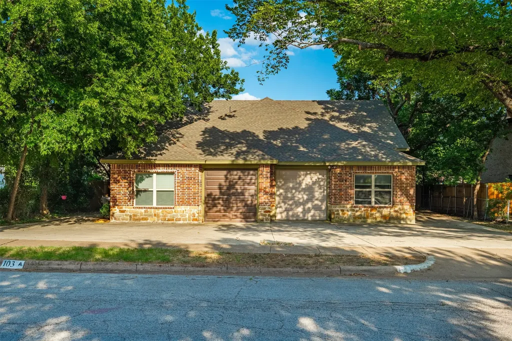 103 Del Rio Avenue Benbrook TX 76126