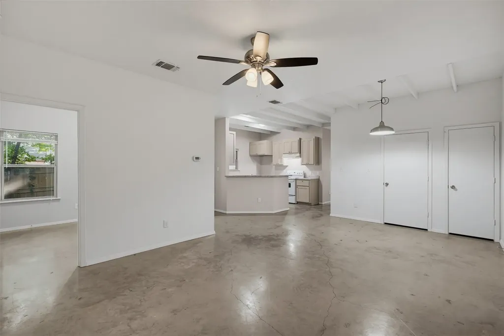 103 Del Rio Avenue Benbrook TX 76126