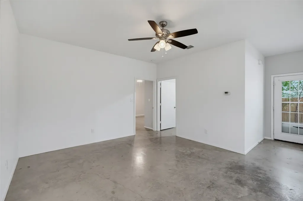 103 Del Rio Avenue Benbrook TX 76126