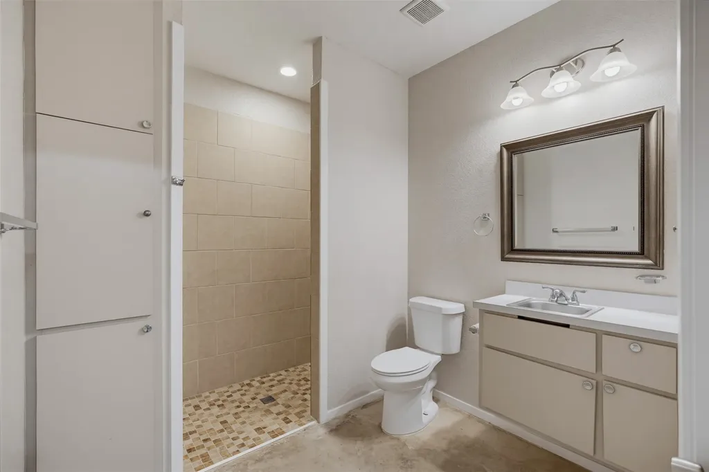 103 Del Rio Avenue Benbrook TX 76126