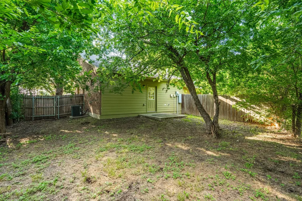 103 Del Rio Avenue Benbrook TX 76126