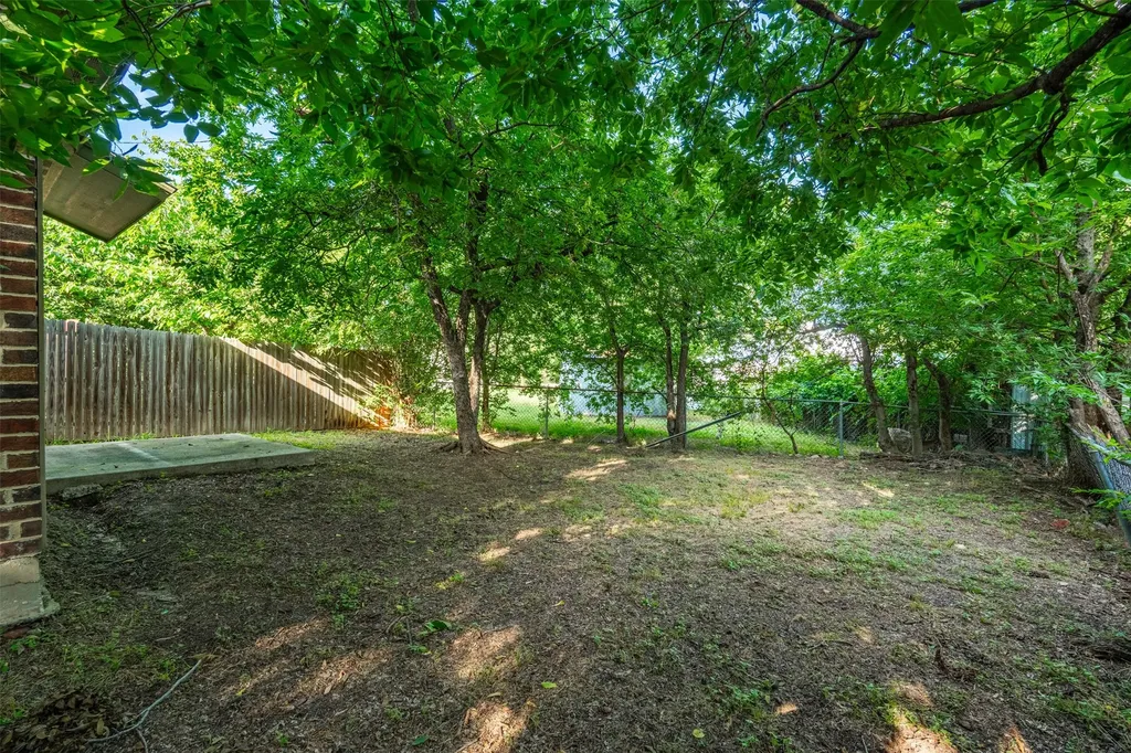 103 Del Rio Avenue Benbrook TX 76126