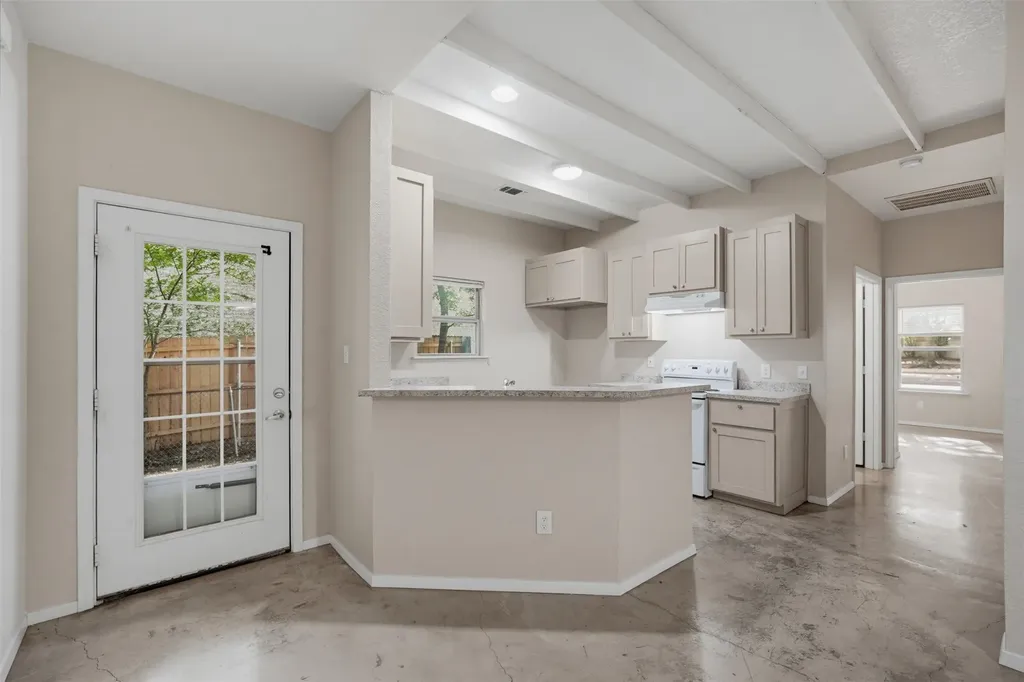 103 Del Rio Avenue Benbrook TX 76126