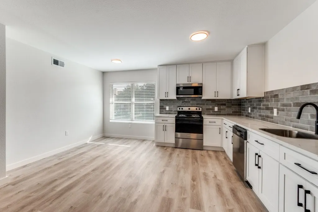 5917 Gaston Avenue Dallas TX 75214