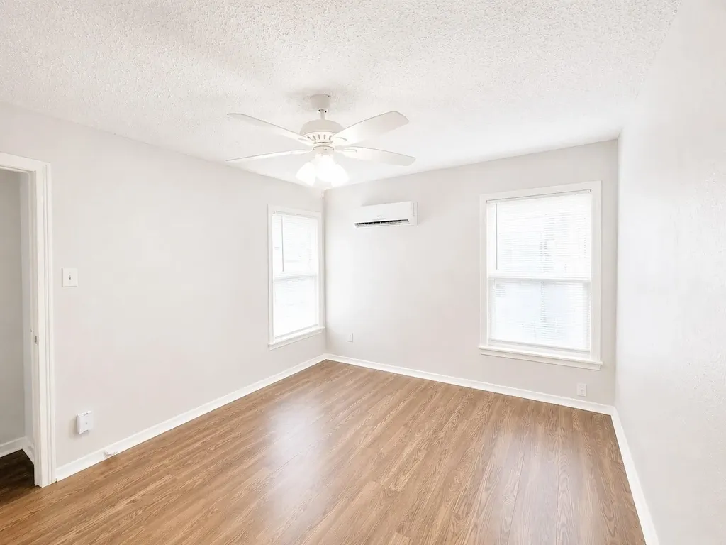 1817-1819 Brittain Street Fort Worth TX 76111