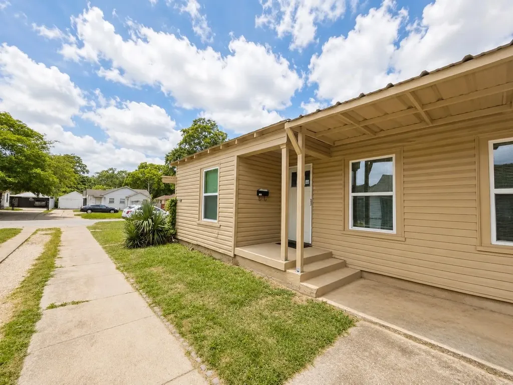 1817-1819 Brittain Street Fort Worth TX 76111