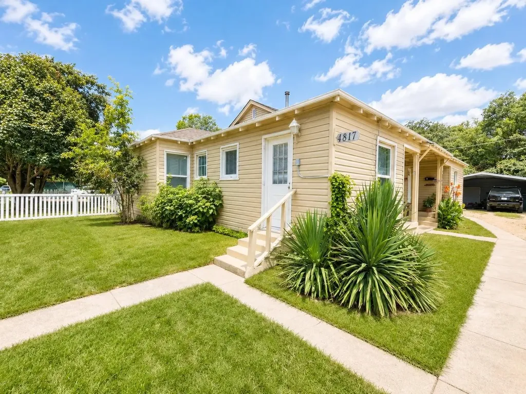 1817-1819 Brittain Street Fort Worth TX 76111