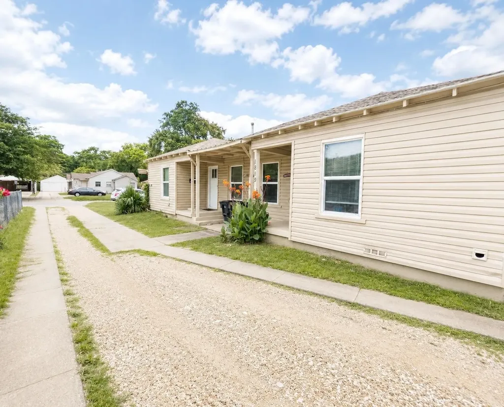 1817-1819 Brittain Street Fort Worth TX 76111