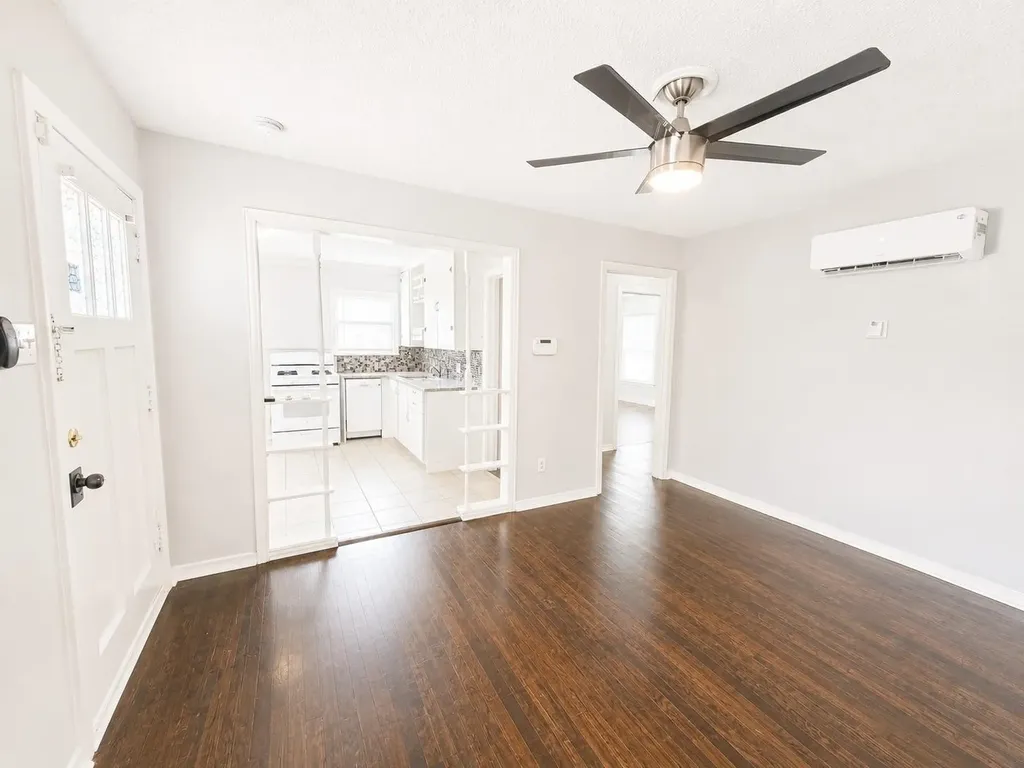 1817-1819 Brittain Street Fort Worth TX 76111