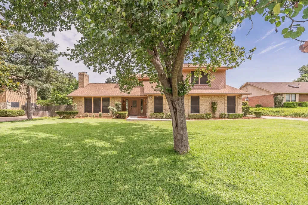 2709 Oak Trail Court Dalworthington Gardens TX 76016
