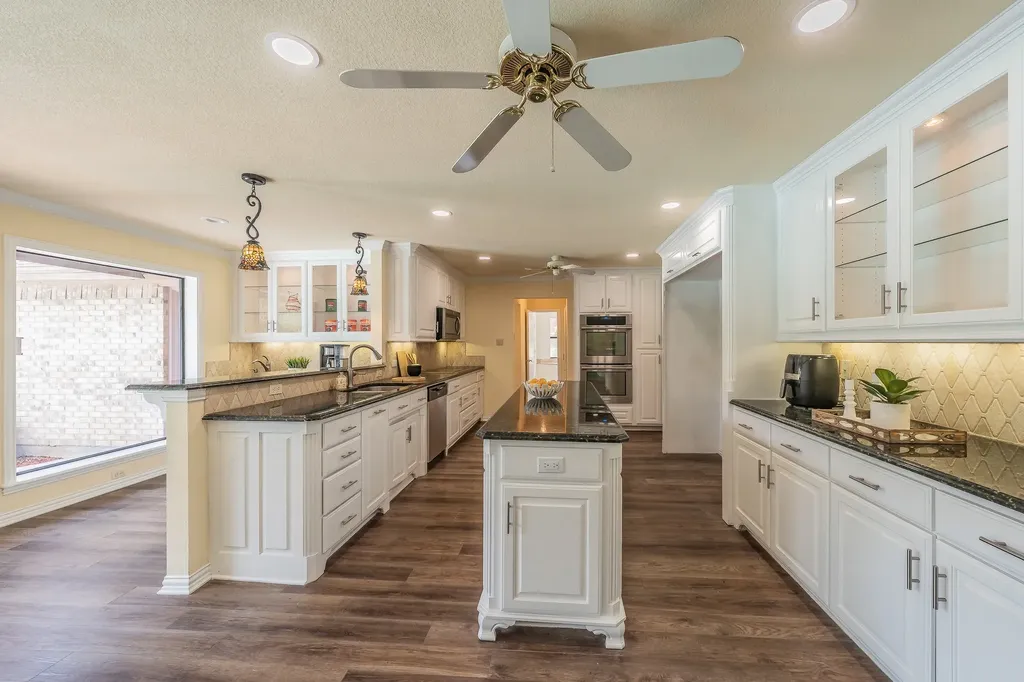 2709 Oak Trail Court Dalworthington Gardens TX 76016