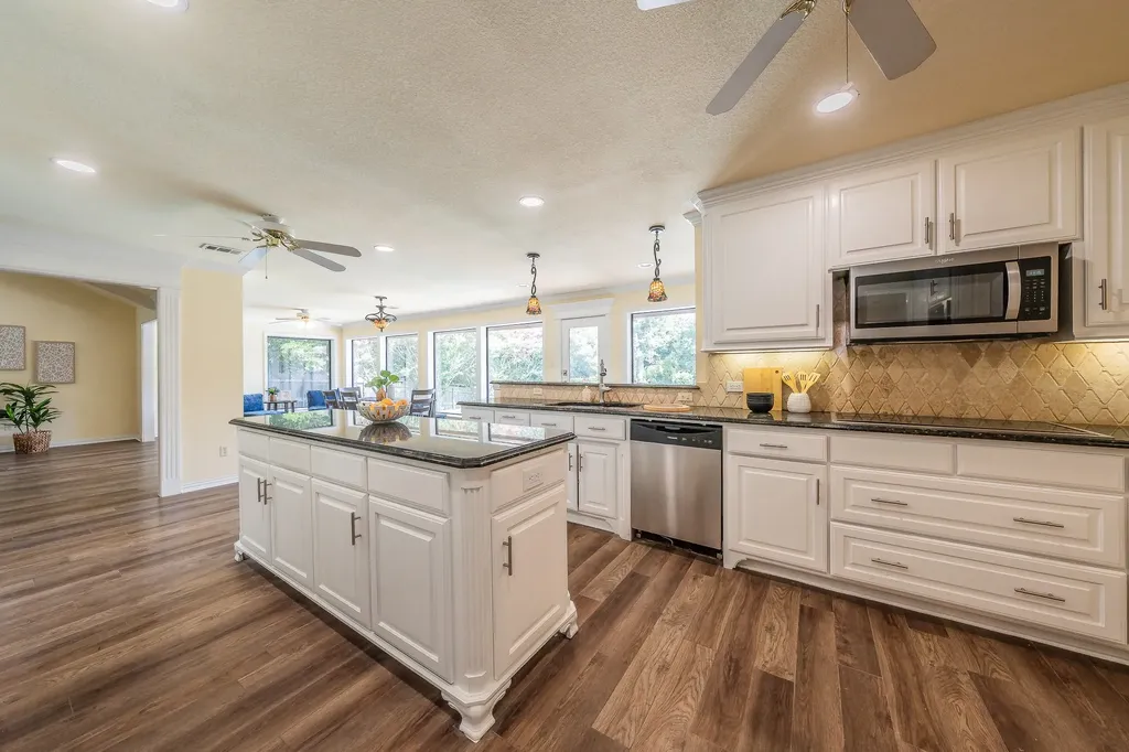 2709 Oak Trail Court Dalworthington Gardens TX 76016
