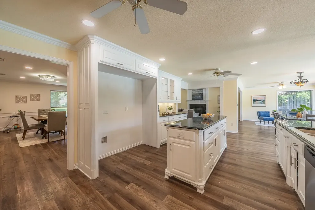 2709 Oak Trail Court Dalworthington Gardens TX 76016