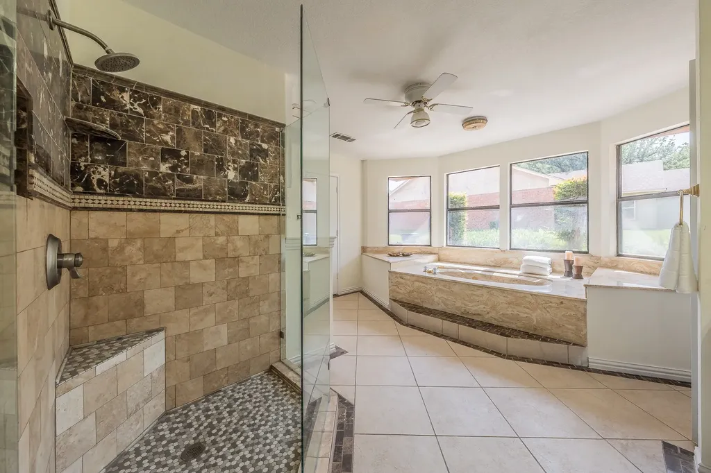 2709 Oak Trail Court Dalworthington Gardens TX 76016