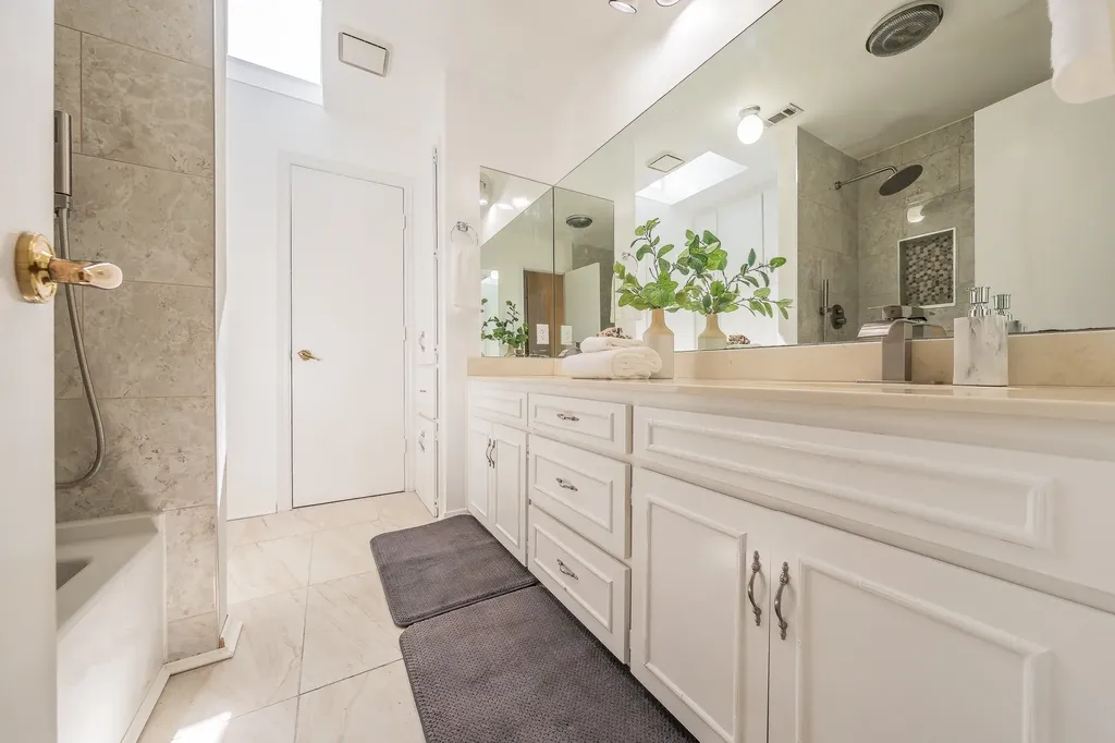 2709 Oak Trail Court Dalworthington Gardens TX 76016