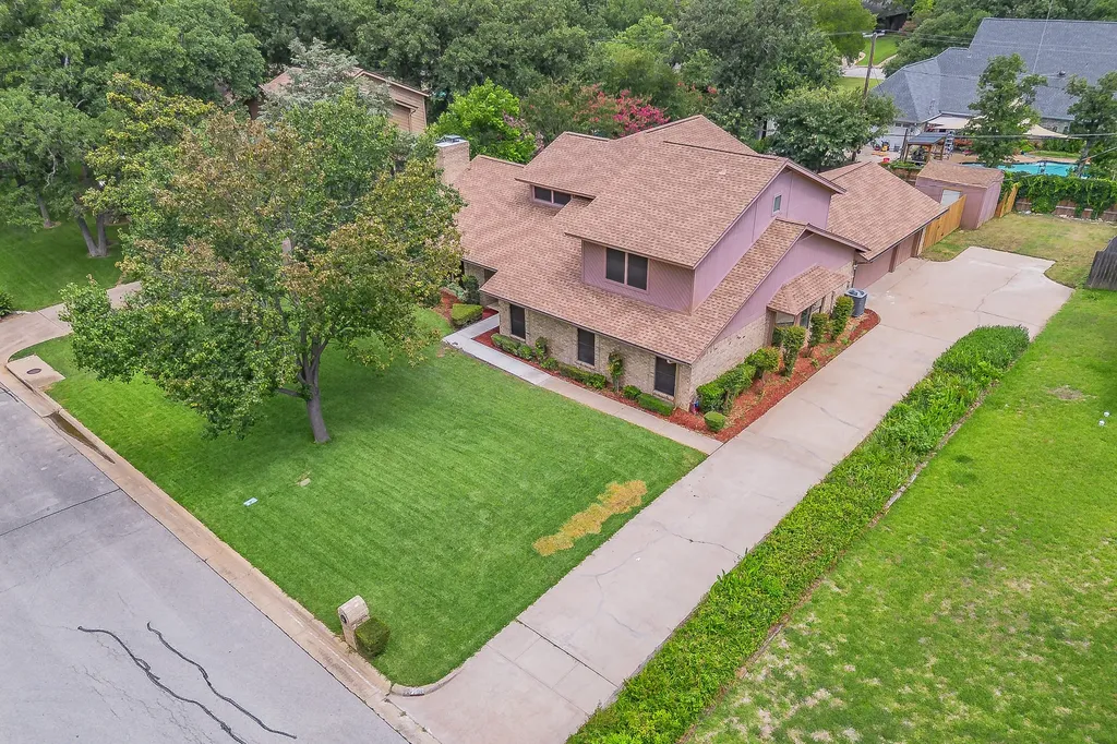 2709 Oak Trail Court Dalworthington Gardens TX 76016