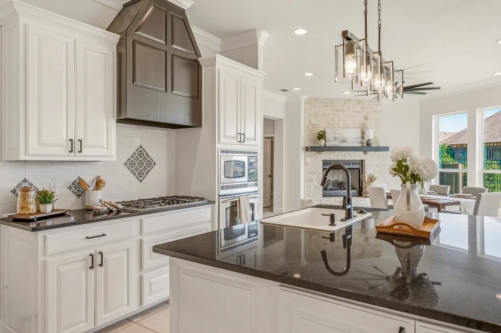 2414 Vineyard Drive Granbury TX 76048