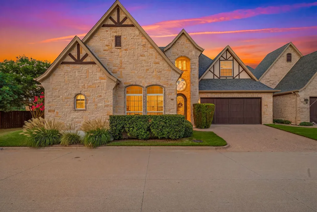 2414 Vineyard Drive Granbury TX 76048