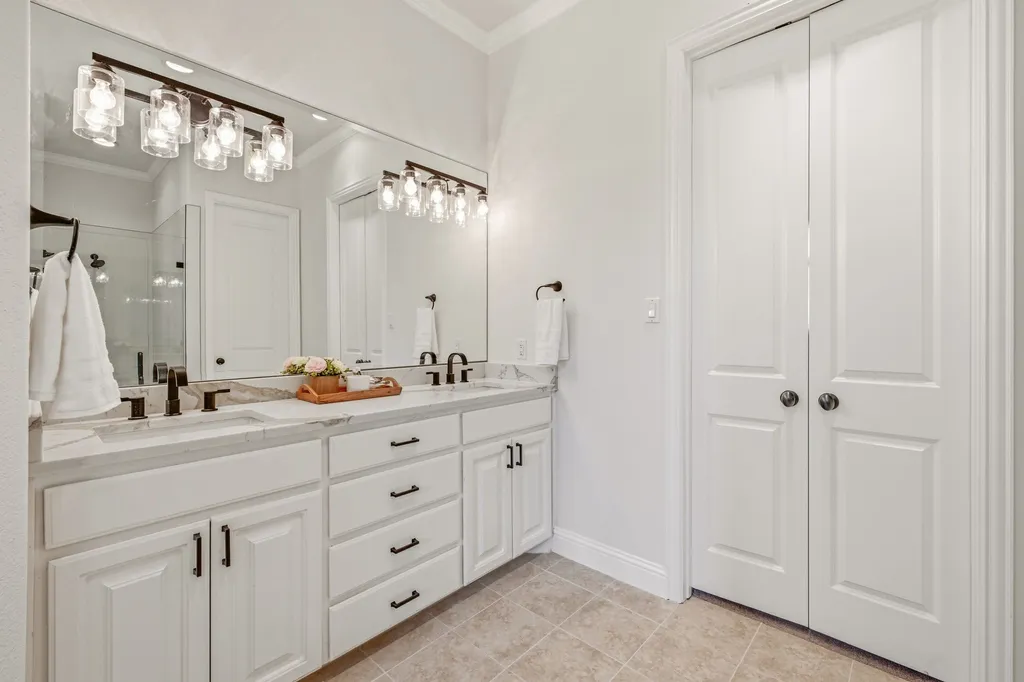 2414 Vineyard Drive Granbury TX 76048