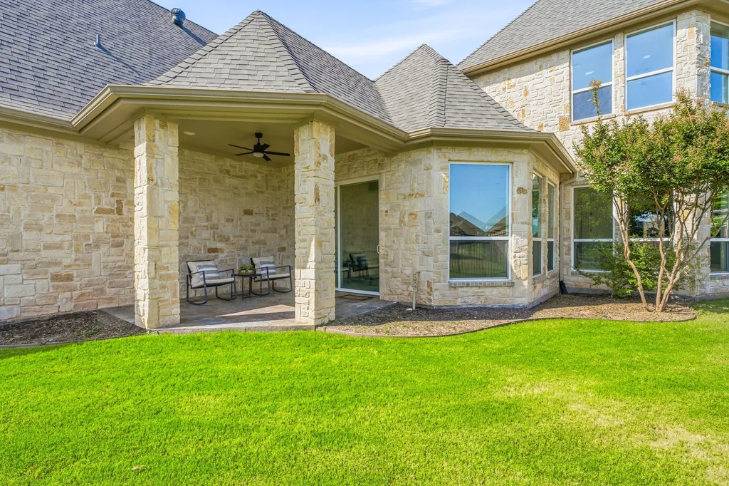 2414 Vineyard Drive Granbury TX 76048