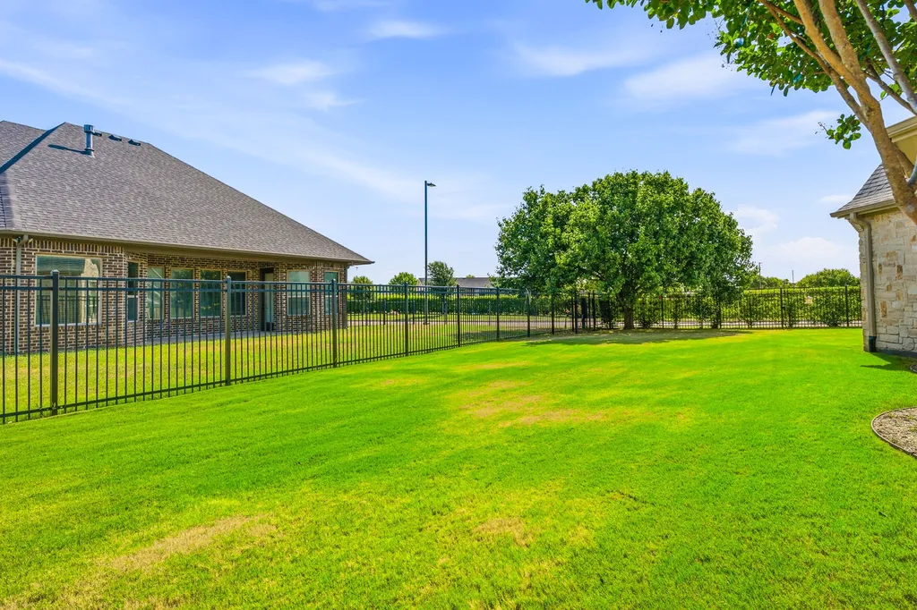 2414 Vineyard Drive Granbury TX 76048