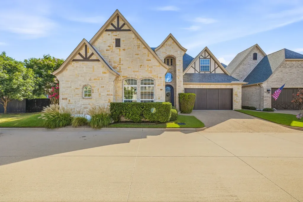 2414 Vineyard Drive Granbury TX 76048