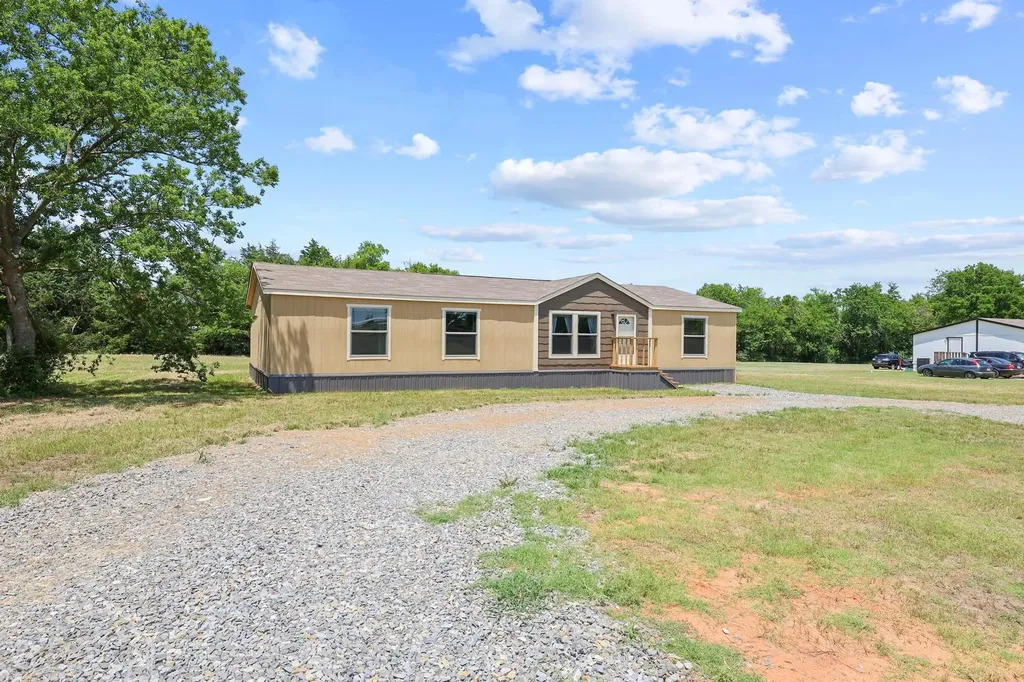 225 Hemby Way Bonham TX 75418