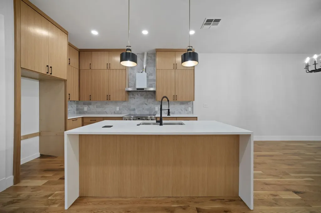 732 Cedar Hill Avenue Dallas TX 75208