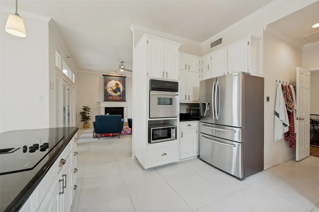 4900 Victor Street Dallas TX 75214