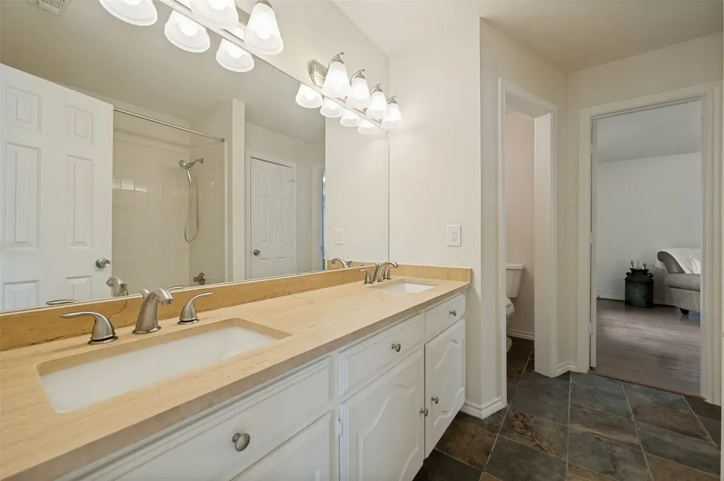 4900 Victor Street Dallas TX 75214