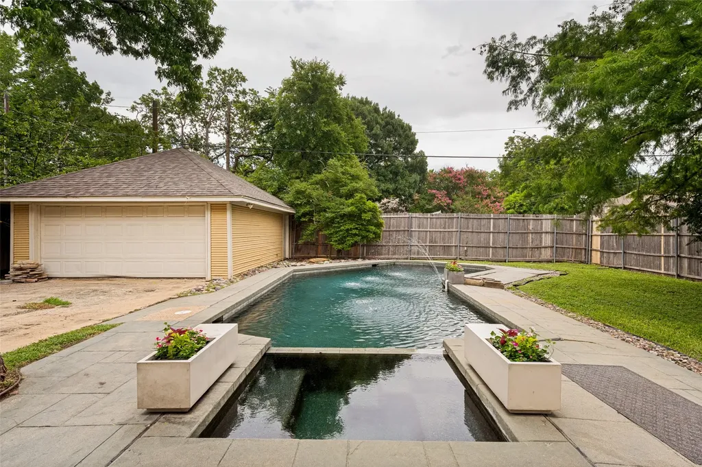 4900 Victor Street Dallas TX 75214