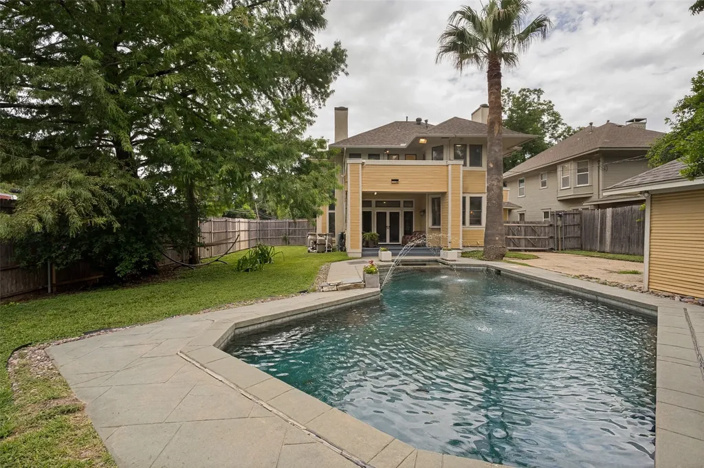 4900 Victor Street Dallas TX 75214