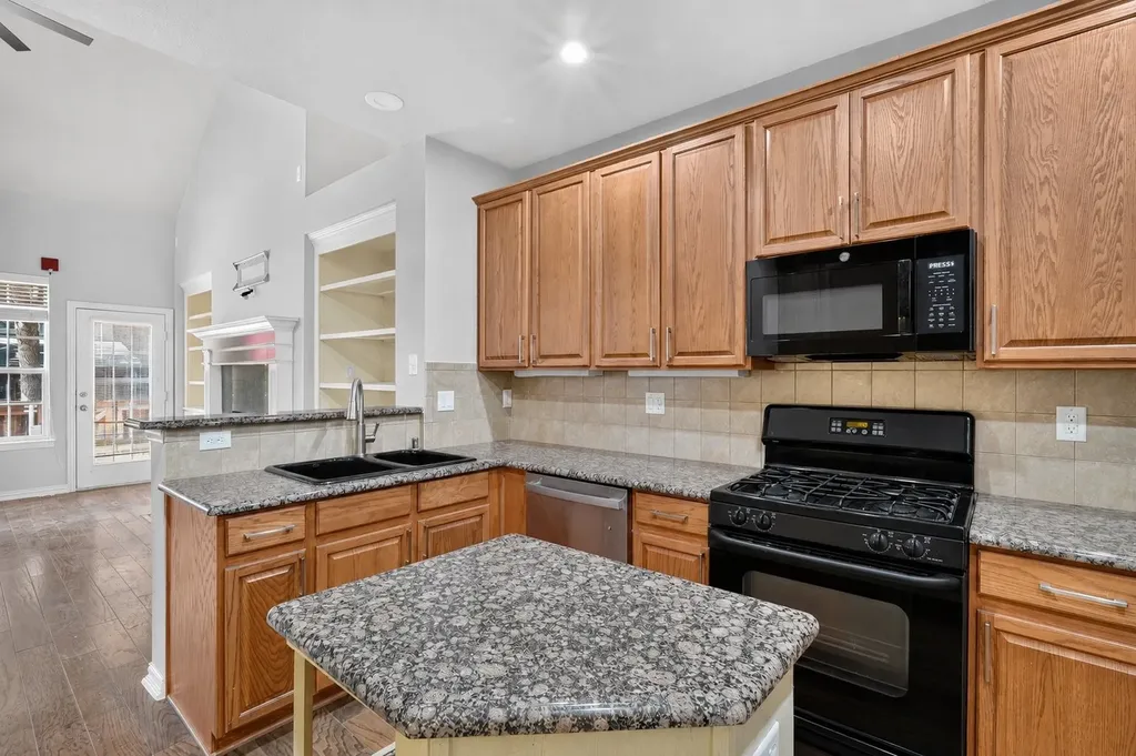 1837 Sandpiper Lane Carrollton TX 75007