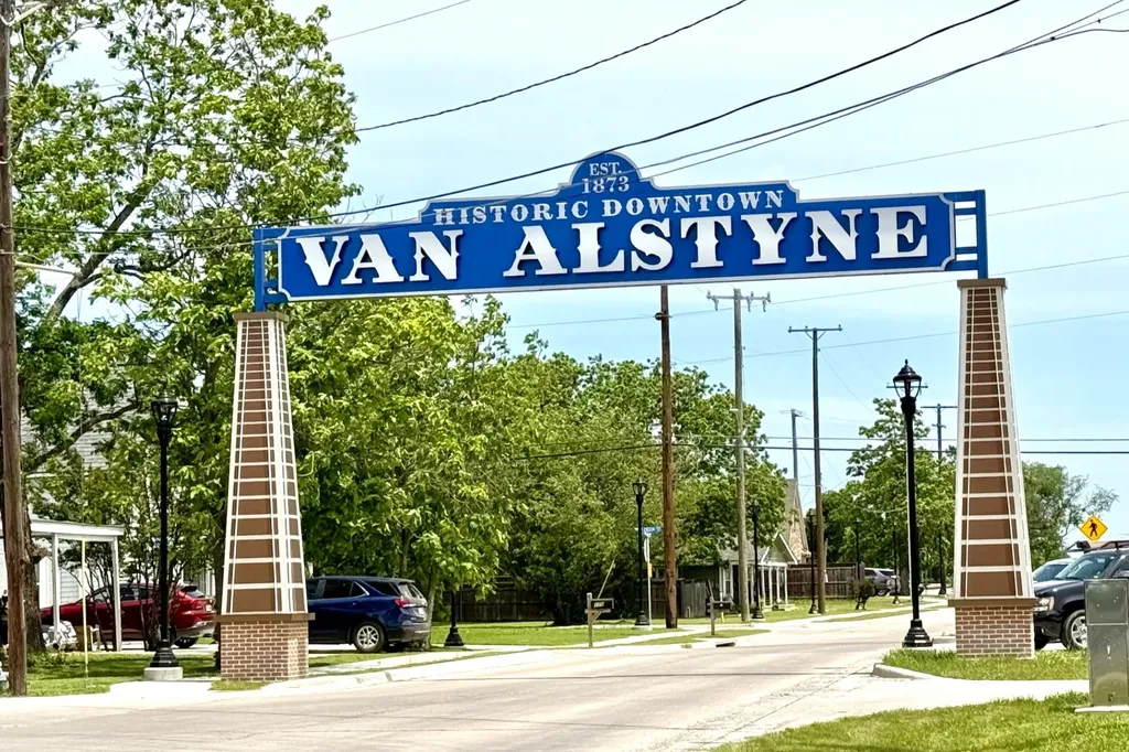 1269 Wild Cherry Way Van Alstyne TX 75495
