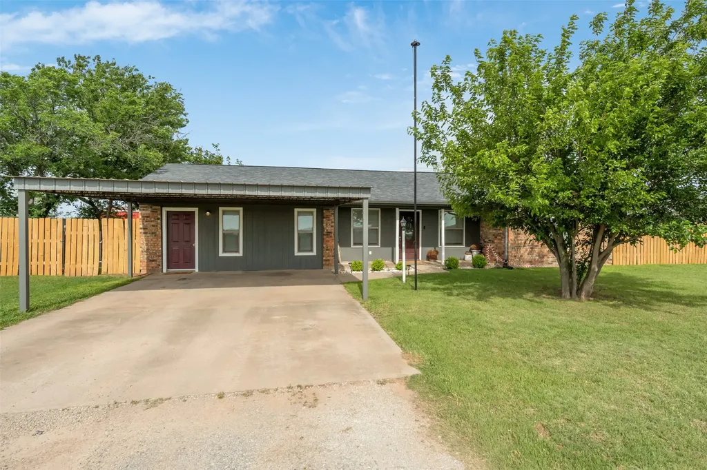 717 N West Avenue Holliday TX 76366