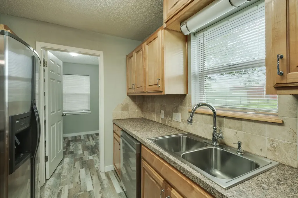 717 N West Avenue Holliday TX 76366