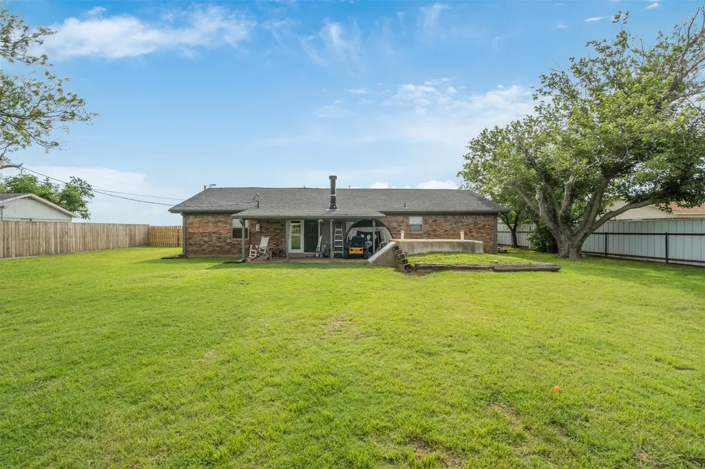 717 N West Avenue Holliday TX 76366