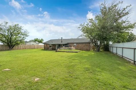 717 N West Avenue Holliday TX 76366