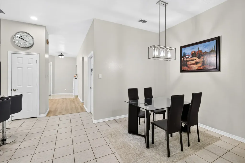 9827 Cliffside Drive Irving TX 75063