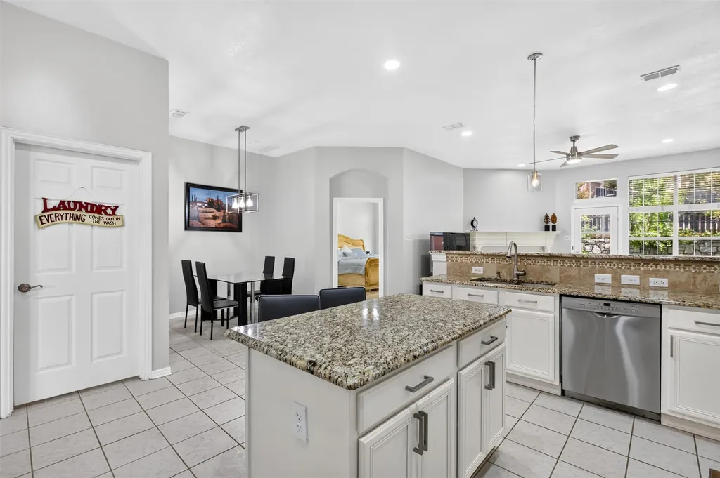 9827 Cliffside Drive Irving TX 75063