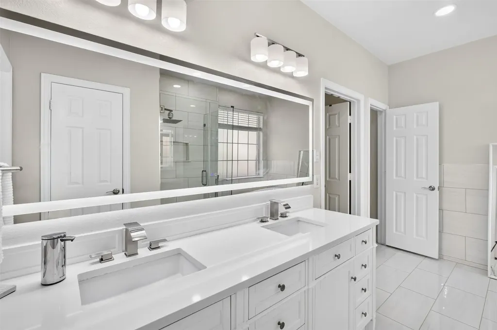 9827 Cliffside Drive Irving TX 75063