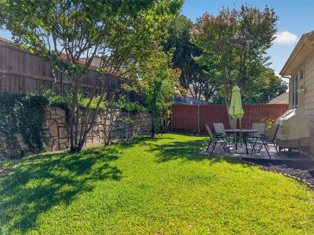 9827 Cliffside Drive Irving TX 75063