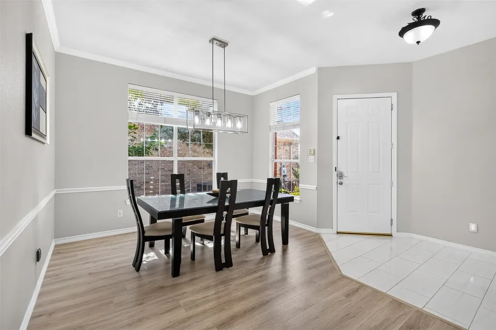 9827 Cliffside Drive Irving TX 75063