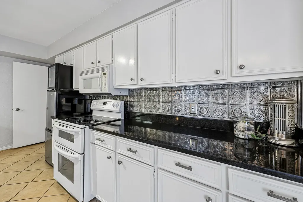 10578 High Hollows Drive Dallas TX 75230