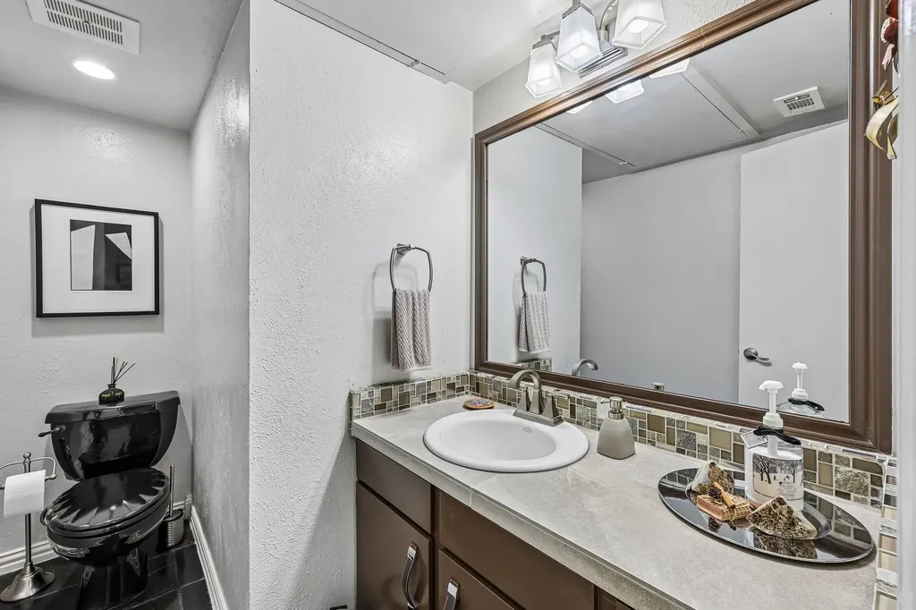 10578 High Hollows Drive Dallas TX 75230