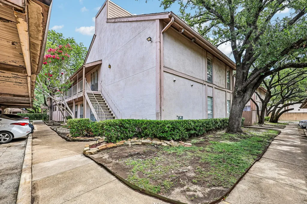 10578 High Hollows Drive Dallas TX 75230
