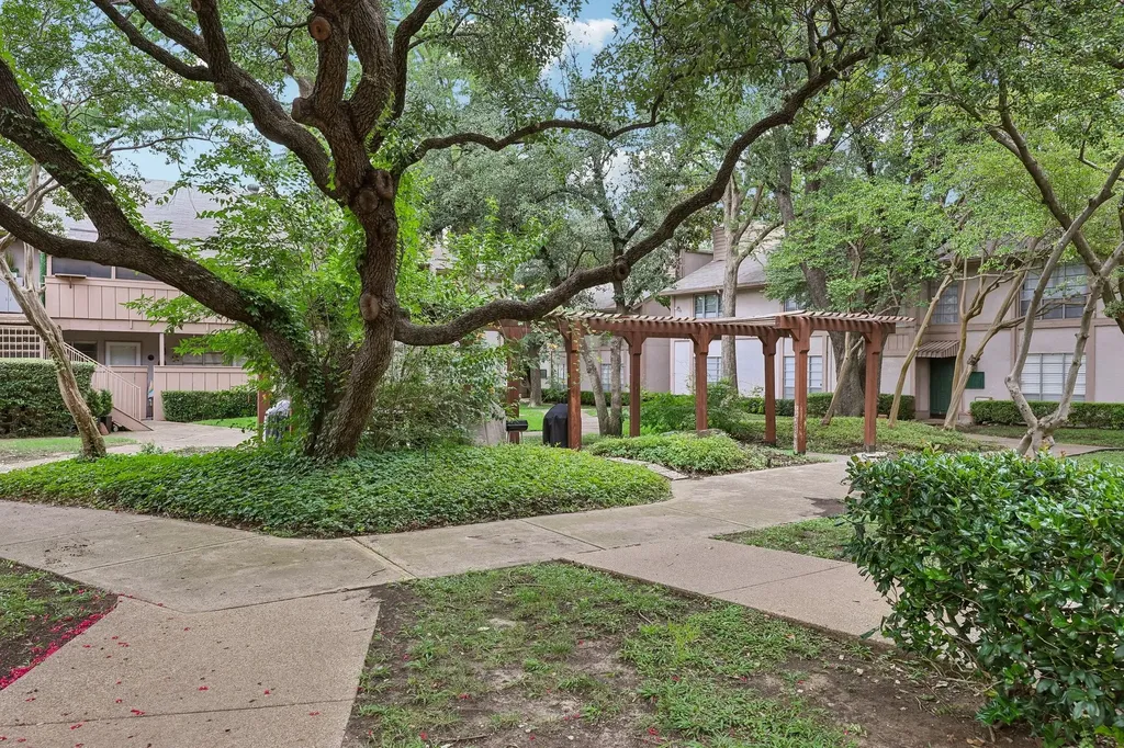 10578 High Hollows Drive Dallas TX 75230