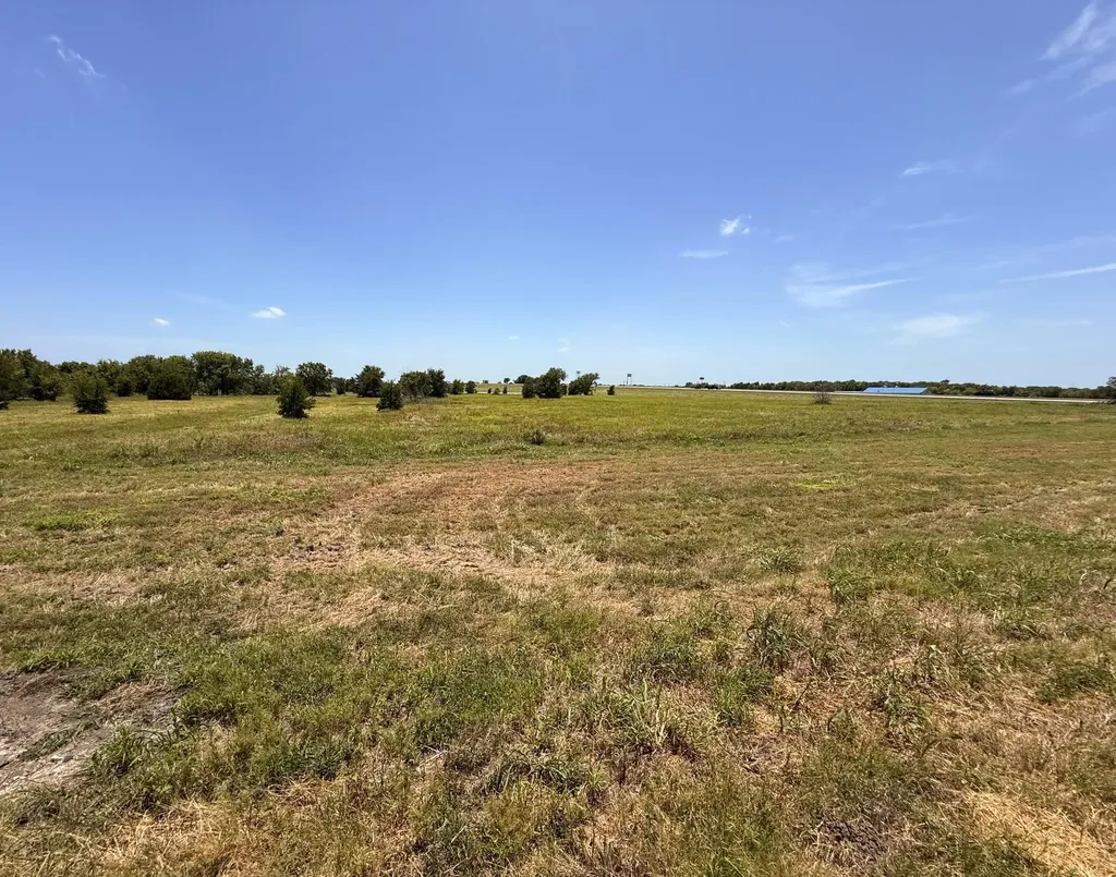 12101 Us Highway 175 Kemp TX 75143