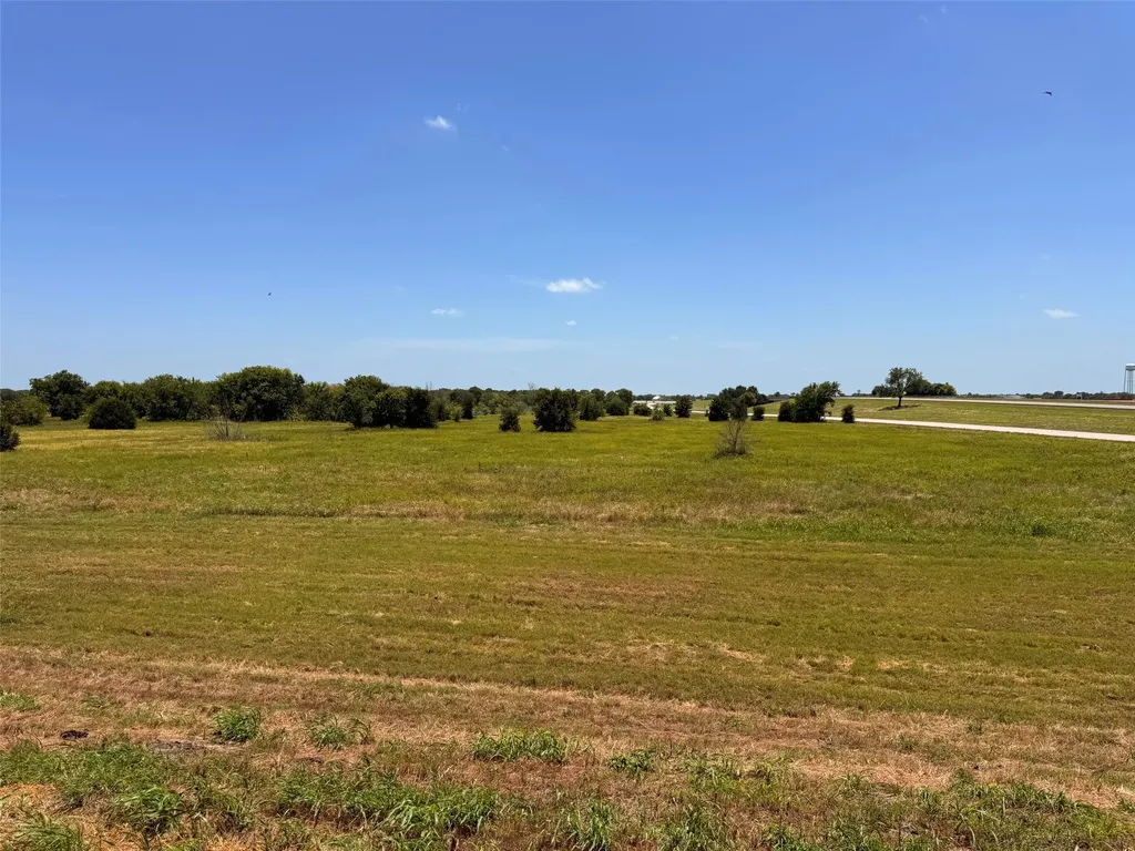 12101 Us Highway 175 Kemp TX 75143
